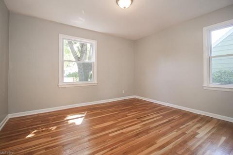 974 Learidge Rd, Lyndhurst, OH 44124 photo 13