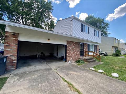 970 Annapolis Ave, Akron, OH 44310 photo 2