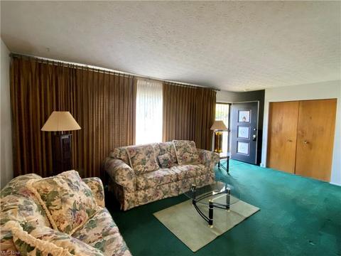 970 Annapolis Ave, Akron, OH 44310 photo 4
