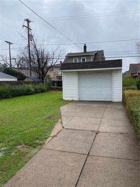 3705 Pershing Ave, Parma, OH 44134 photo 2