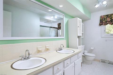 37910 Aurora Rd, Solon, OH 44139 photo 10