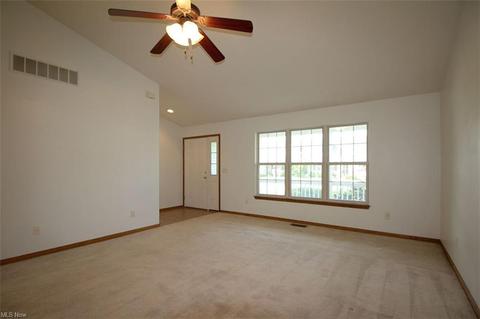 119 Ashfield Ct, Elyria, OH 44035 photo 2
