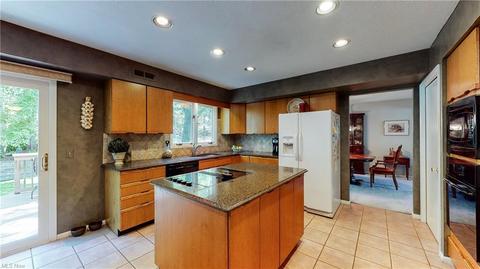 36175 Pepper Dr, Solon, OH 44139 photo 9