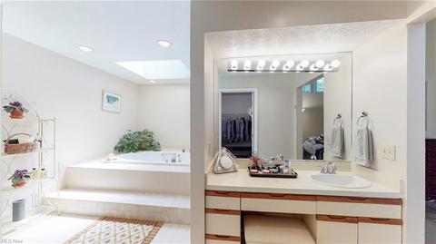36175 Pepper Dr, Solon, OH 44139 photo 24
