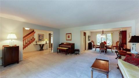 36175 Pepper Dr, Solon, OH 44139 photo 4
