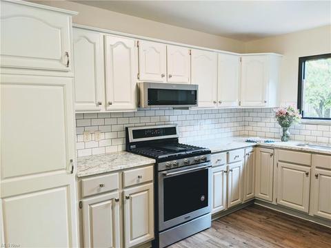4539 Avondale Blvd NW, Canton, OH 44708 photo 3