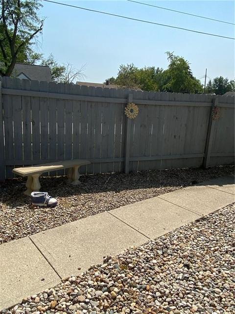 458 Cambridge Ave, Elyria, OH 44035 photo 8