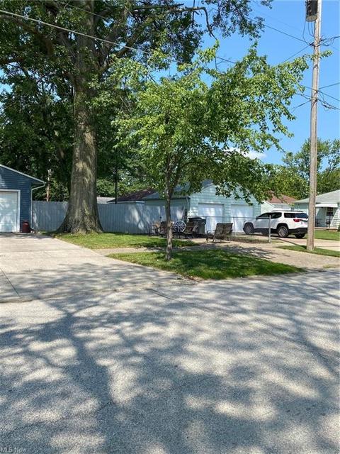 458 Cambridge Ave, Elyria, OH 44035 photo 3