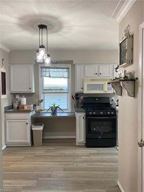 458 Cambridge Ave, Elyria, OH 44035 photo 9