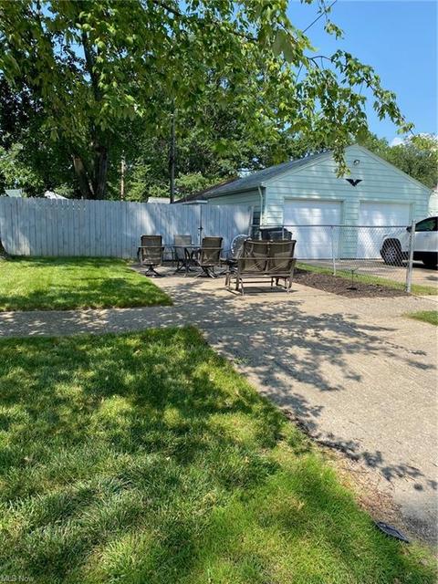 458 Cambridge Ave, Elyria, OH 44035 photo 5