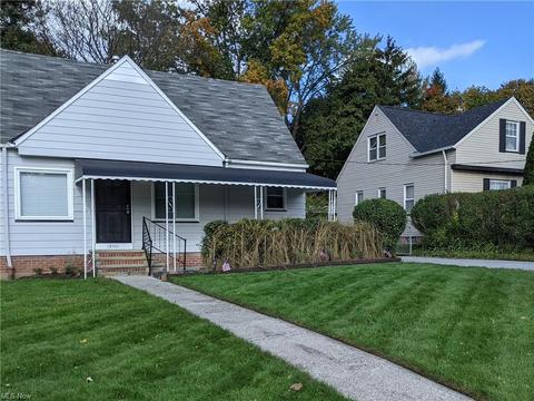 18501 Libby Rd, Maple Heights, OH 44137 photo 1