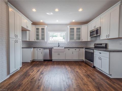 26 Pleasant St, Wakeman, OH 44889 photo 4