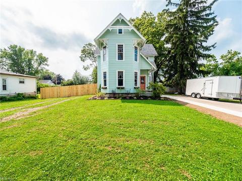 26 Pleasant St, Wakeman, OH 44889 photo 2