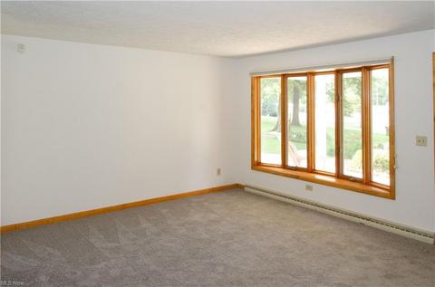 1214 Wicklow Way NW, Canton, OH 44708 photo 3