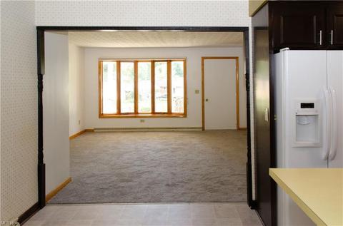 1214 Wicklow Way NW, Canton, OH 44708 photo 4