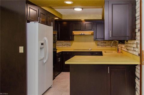 1214 Wicklow Way NW, Canton, OH 44708 photo 6
