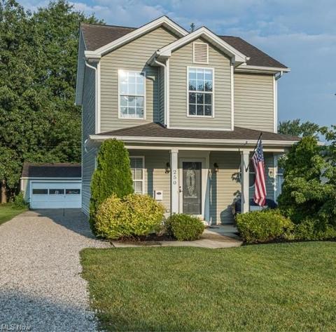 250 Olive St, Elyria, OH 44035 photo 2