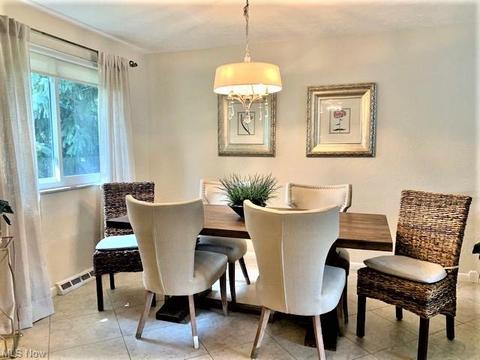 7300 Ames Rd, Parma, OH 44129 photo 5