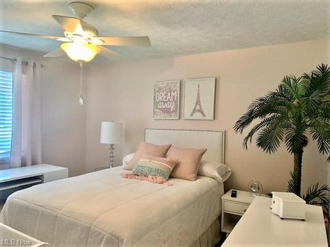 7300 Ames Rd, Parma, OH 44129 photo 14