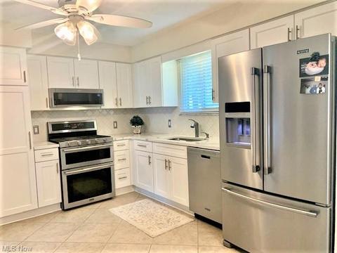 7300 Ames Rd, Parma, OH 44129 photo 3