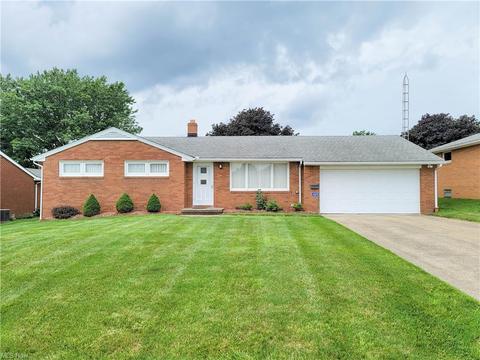 425 Ambrose Ave NW, Canton, OH 44708 photo 1