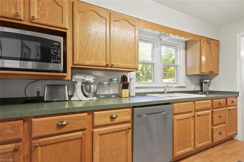 146 E Main St, Canfield, OH 44406 photo 6