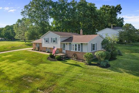 2475 Alan Dr, Willoughby Hills, OH 44092 photo 2