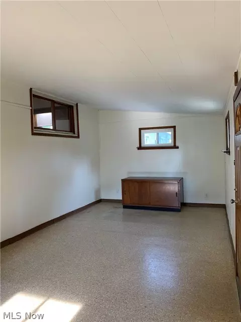 414 Maplewood Ave, Struthers, OH 44471 photo 29