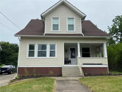414 Maplewood Ave, Struthers, OH 44471 photo 1