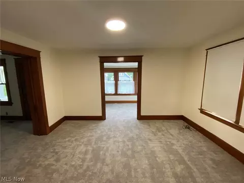414 Maplewood Ave, Struthers, OH 44471 photo 5