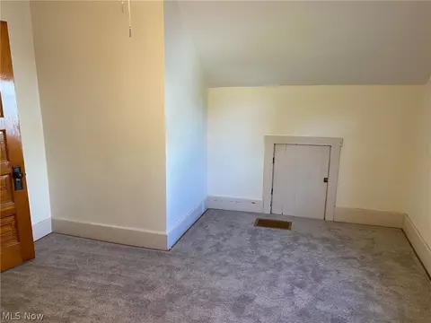 414 Maplewood Ave, Struthers, OH 44471 photo 20