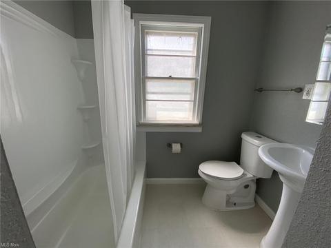 376 E 250th St, Euclid, OH 44132 photo 6