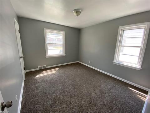 376 E 250th St, Euclid, OH 44132 photo 7