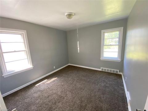 376 E 250th St, Euclid, OH 44132 photo 8