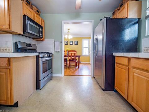 65 E 213 St, Euclid, OH 44123 photo 8