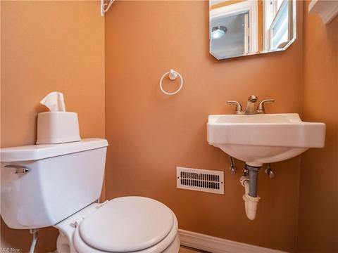 65 E 213 St, Euclid, OH 44123 photo 13