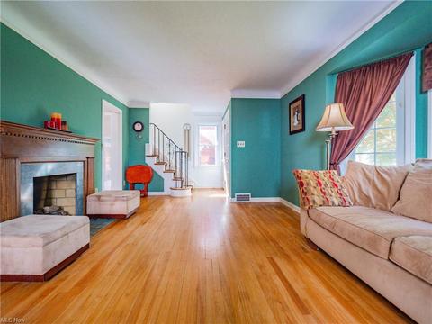 65 E 213 St, Euclid, OH 44123 photo 4