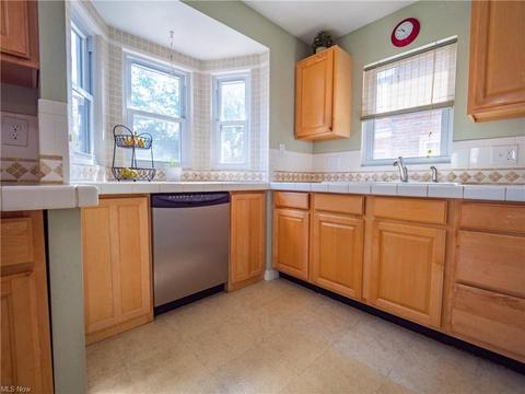 65 E 213 St, Euclid, OH 44123 photo 9