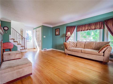 65 E 213 St, Euclid, OH 44123 photo 3