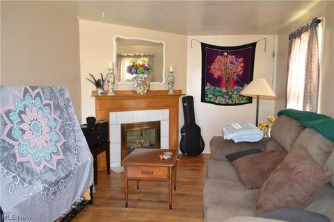 4507 Maplecrest Ave, Parma, OH 44134 photo 4