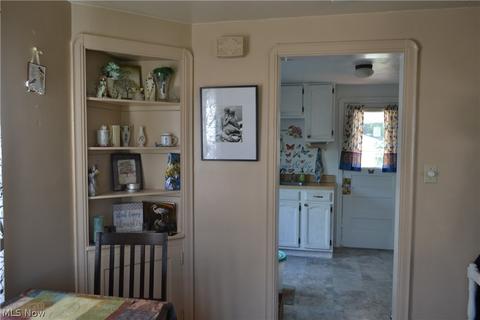 4507 Maplecrest Ave, Parma, OH 44134 photo 9