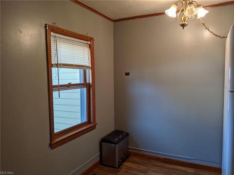 147 E Main St, Dalton, OH 44618 photo 4