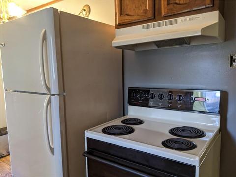 147 E Main St, Dalton, OH 44618 photo 3