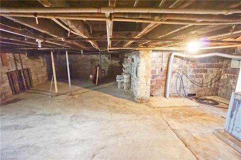 215 E Summit St, Alliance, OH 44601 photo 26