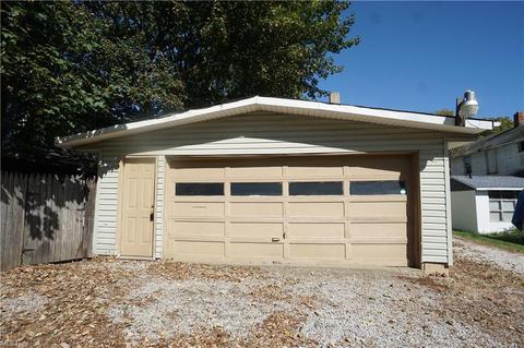 215 E Summit St, Alliance, OH 44601 photo 2