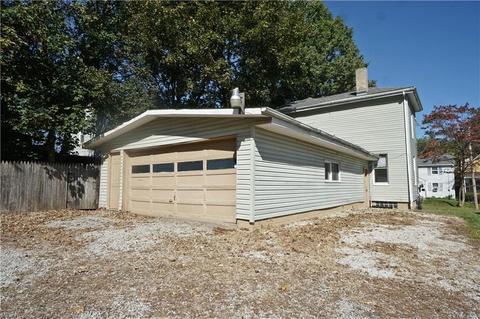 215 E Summit St, Alliance, OH 44601 photo 3