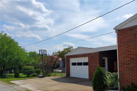 614 Ricksecker St, Dover, OH 44622 photo 6