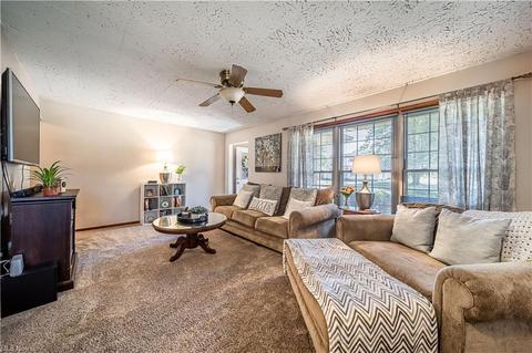 31715 Royalview Dr, Willowick, OH 44095 photo 4