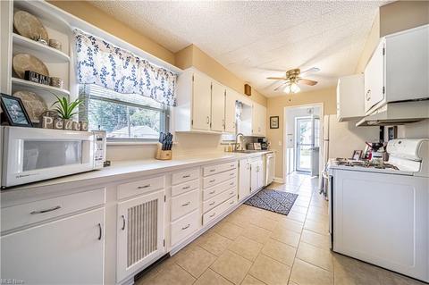 31715 Royalview Dr, Willowick, OH 44095 photo 7