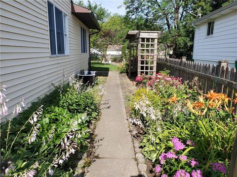 4100 Kenyon Ave, Lorain, OH 44053 photo 4